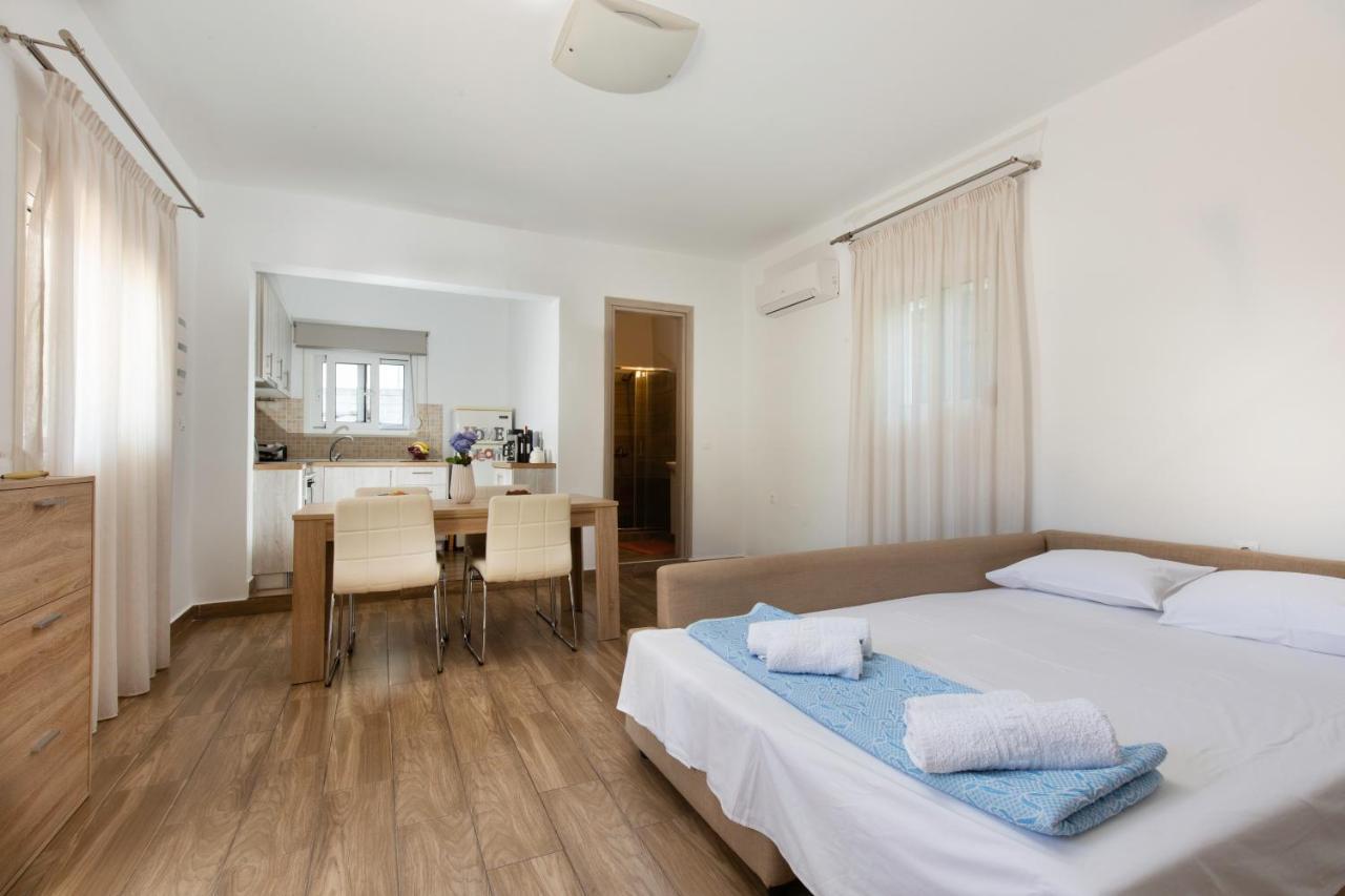 Theros Luxury Apartment Archangelos  Ngoại thất bức ảnh
